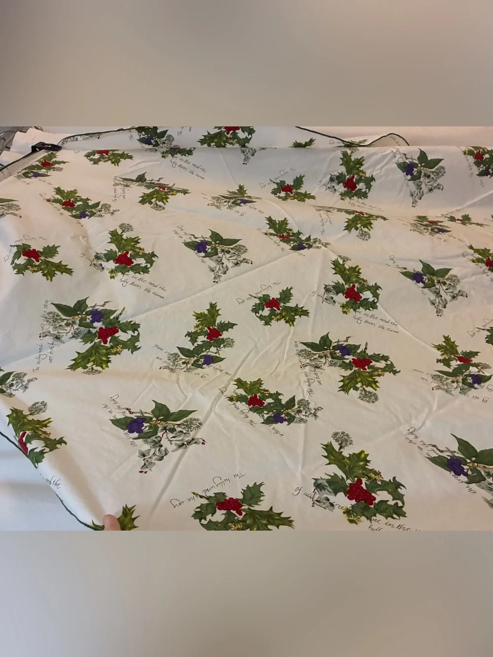 Portmeirion  54” Cotton Christmas “Holly&Ivy” Tablecloth. Like New. Red berries